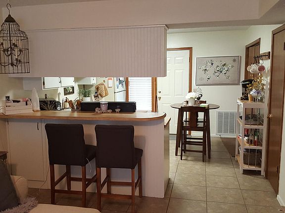 5th image of 405 SW 6th St APT D