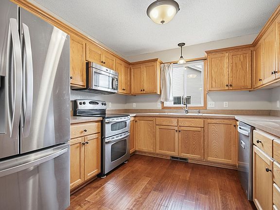 4th image of 7748 Lamont Ave NE