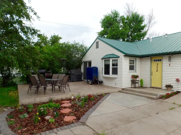 312 Clay St, Glendive, MT 59330