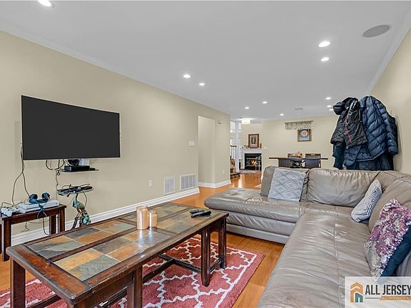 2nd image of 305 Tuxford Ct #143
