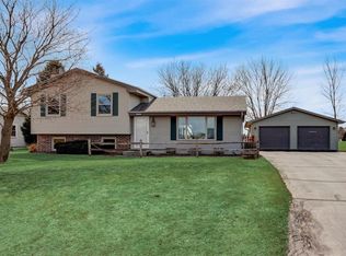 10019 Dunkelow Rd, Franksville, WI 53126