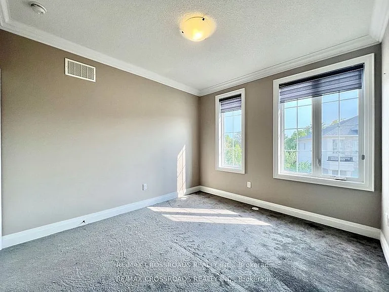 45 Plowman Ln — Photo 23