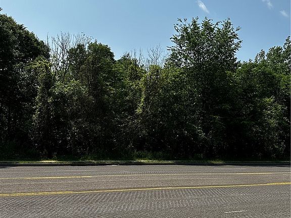 3rd image of 3350 Niagara Falls Blvd #15