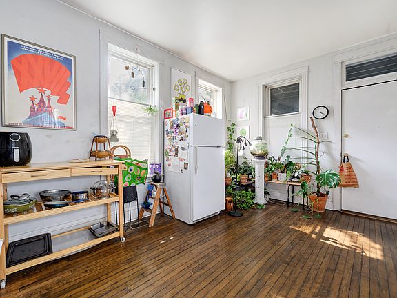 5th image of 3521 W Cortland St #1R