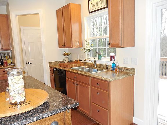 KITCHEN / SPICED MAPLE