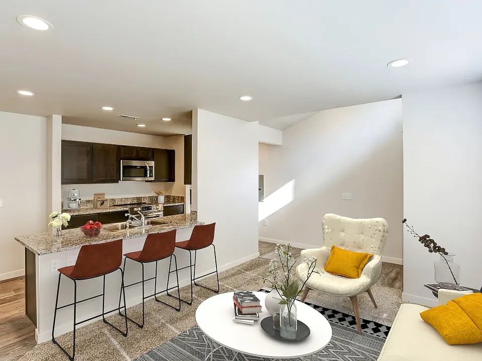 Creekside Townhomes - 1 MONTH FREE SPECIAL!