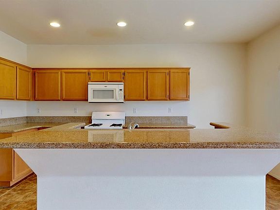 5th image of 13457 Adler St
