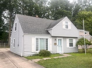 435 Clarmont Rd, Eastlake, OH 44095