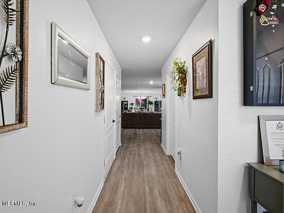 4th image of 215 ALBACETE Road