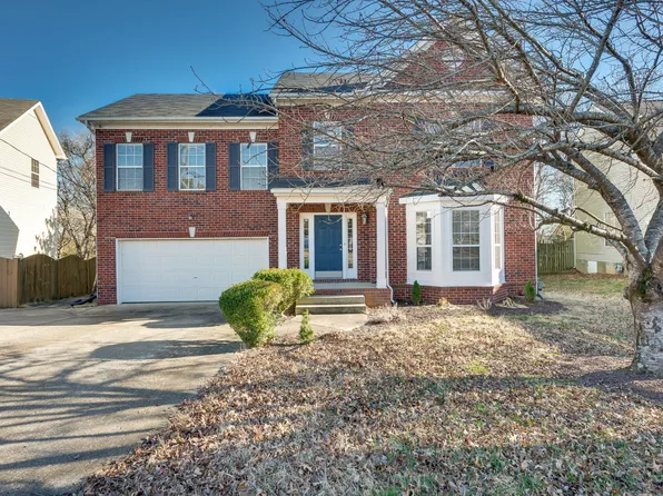 121 Deer Ridge Ln, Hendersonville, TN 37075