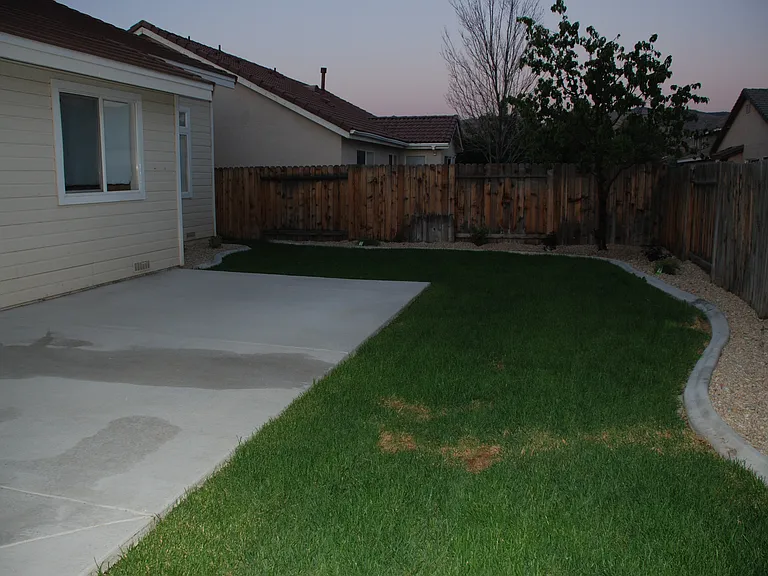 1610 Westmont Ln — Photo 3