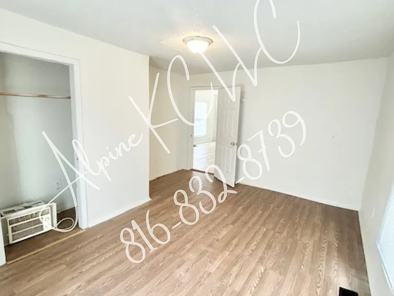 3931 Indiana Ave — Photo 3