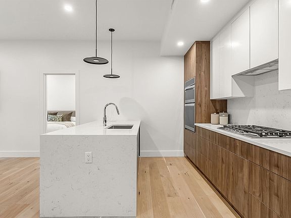 4th image of 47 Condor St #201