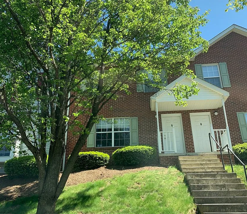 413 Laurence Ln