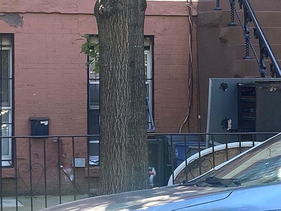 2nd image of 812 Halsey St