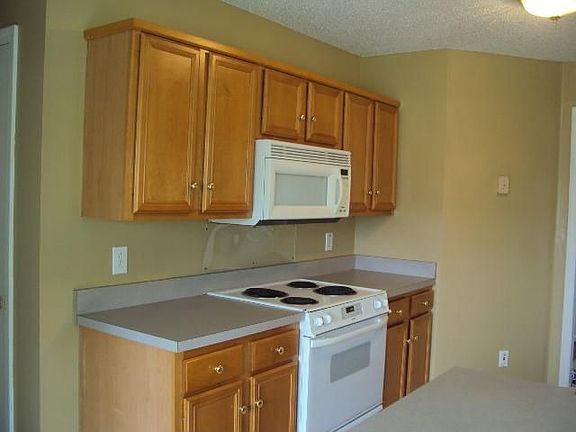 2nd image of 3153 Abbyton Pl