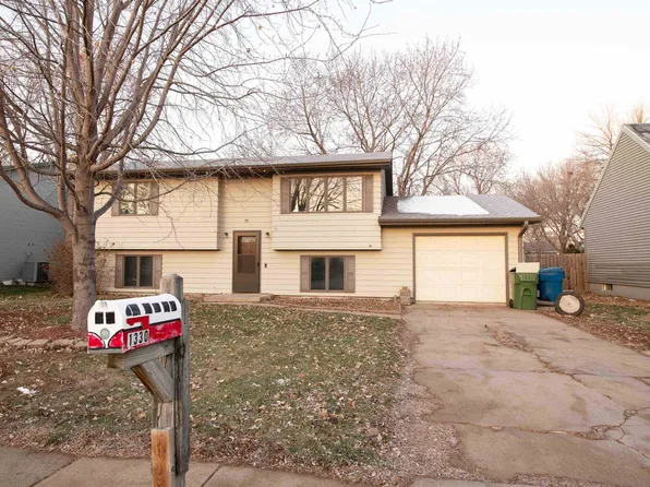 1330 11th Ave, Kearney, NE 68845