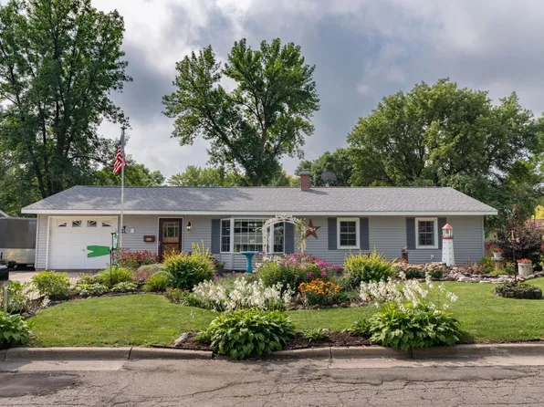 805 14th Ave SW, Willmar, MN 56201