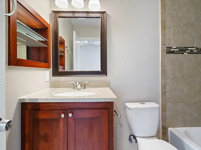 13300 Cowdray Park #B — Photo 15