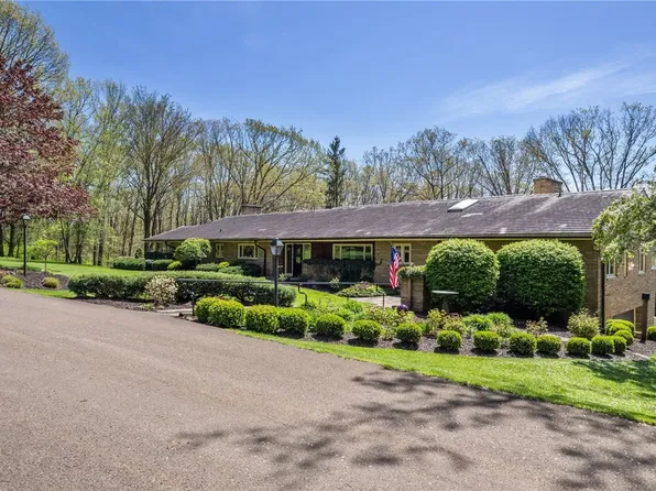 1275 Greenhill Ln, Somerset, PA 15501