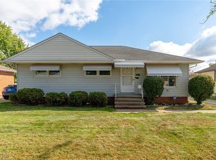 6413 Alexandria Dr, Parma Heights, OH 44130