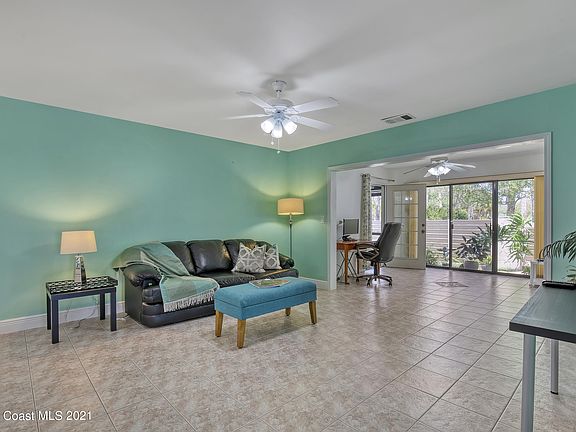5th image of 647 Jubilee St