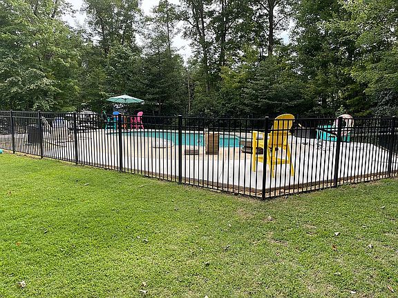4th image of 25988 Chaffee Ct