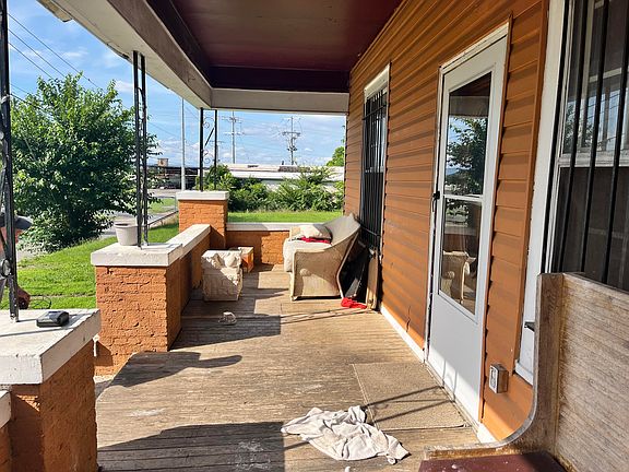 3rd image of 4512 Highland Ave