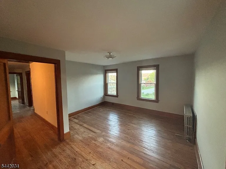 6 Thatcher Ave — Photo 11
