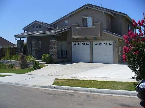 1st image of 422 Ella Ln