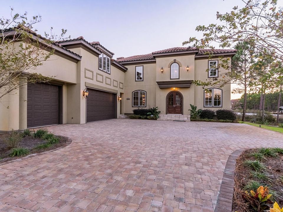 Large Driveway with lots of parking