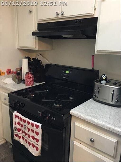 2nd image of 710 W Washington Ave #206