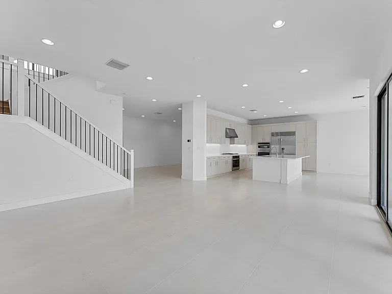 20062 Hirono Ln — Photo 15