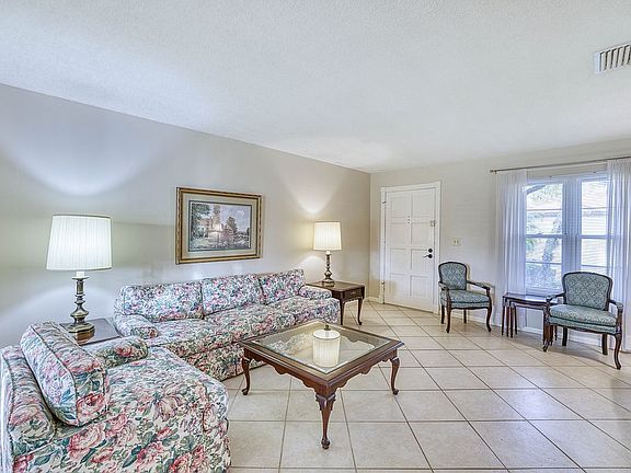 2nd image of 1046 Forest Lakes Dr