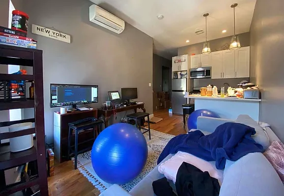 Rented by Nooklyn NYC LLC | media 32