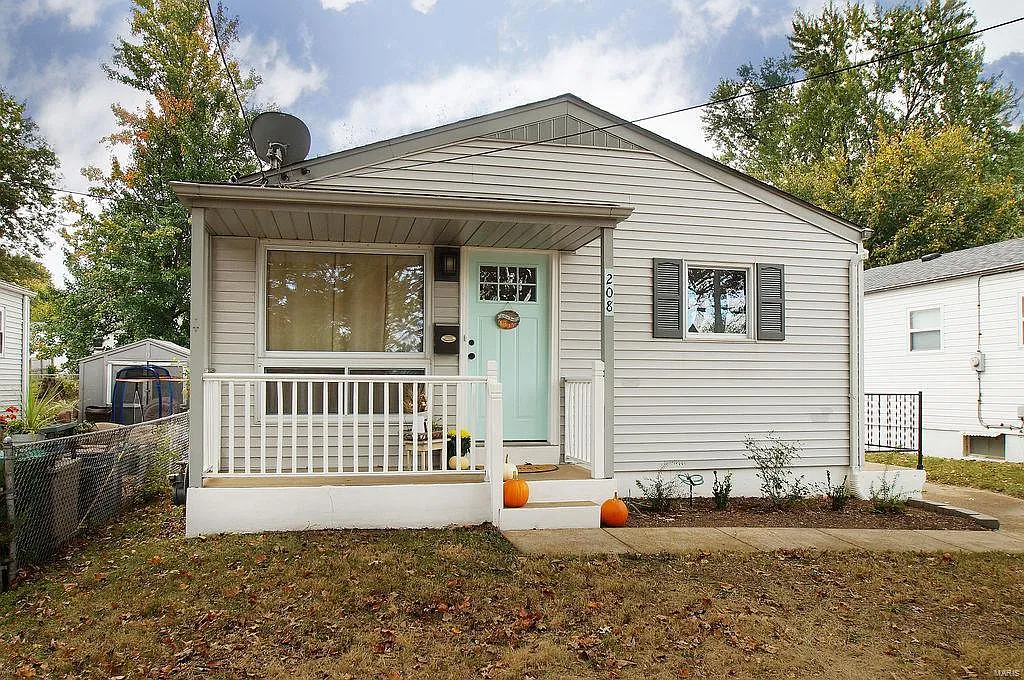 208 Rayburn Ave photo 1
