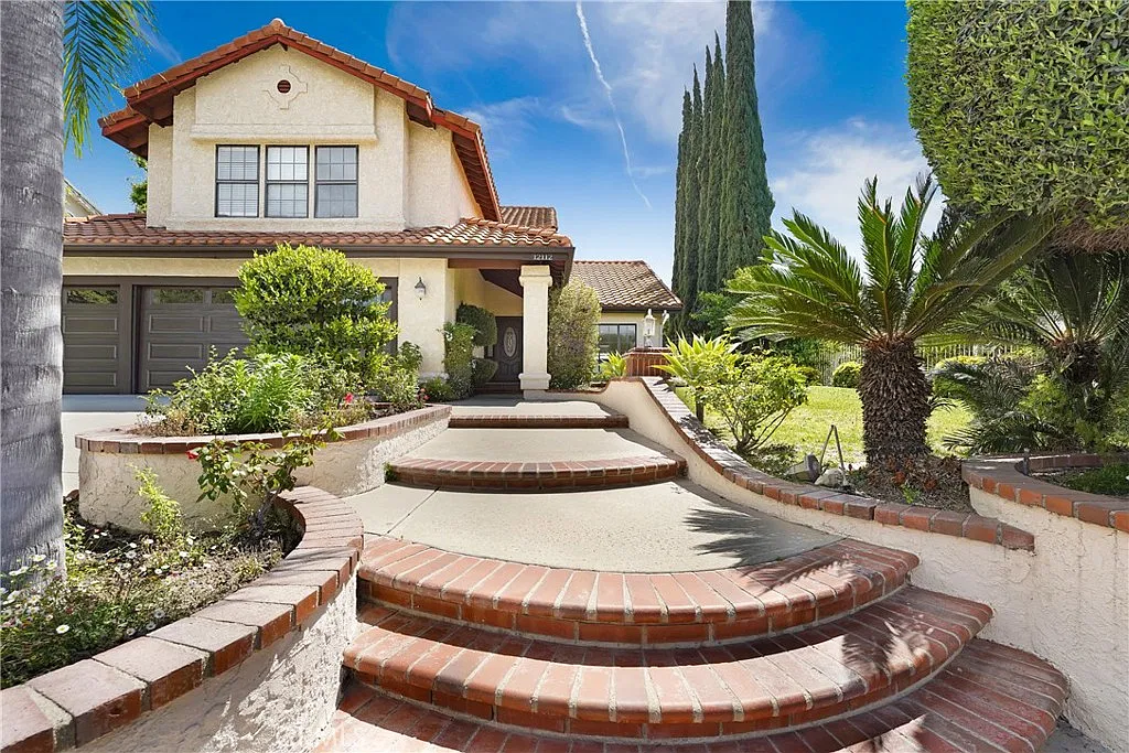 5 bed, 2800 sqft, $6,000 — Photo 3