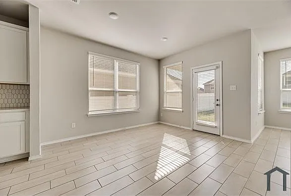 5913 Hopkins Dr — Photo 4