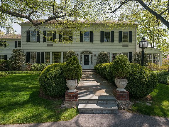 2nd image of 142 White St