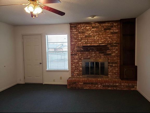 3rd image of 717 W Hillcrest Dr