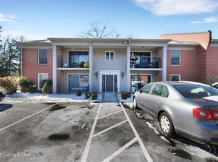 8 Dupont Way APT 1, Saint Matthews, KY 40207