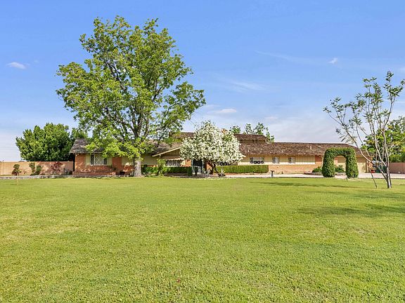 2nd image of 1266 E Salado Cir