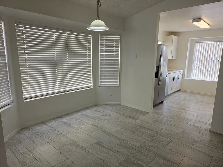 8728 W John Cabot Rd — Photo 5
