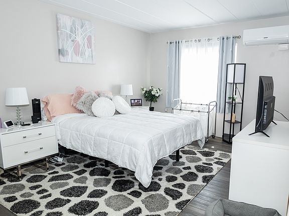 3rd image of 4175 Ivanhoe Dr APT 507