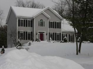 7 Hopkins St, Litchfield, NH 03052