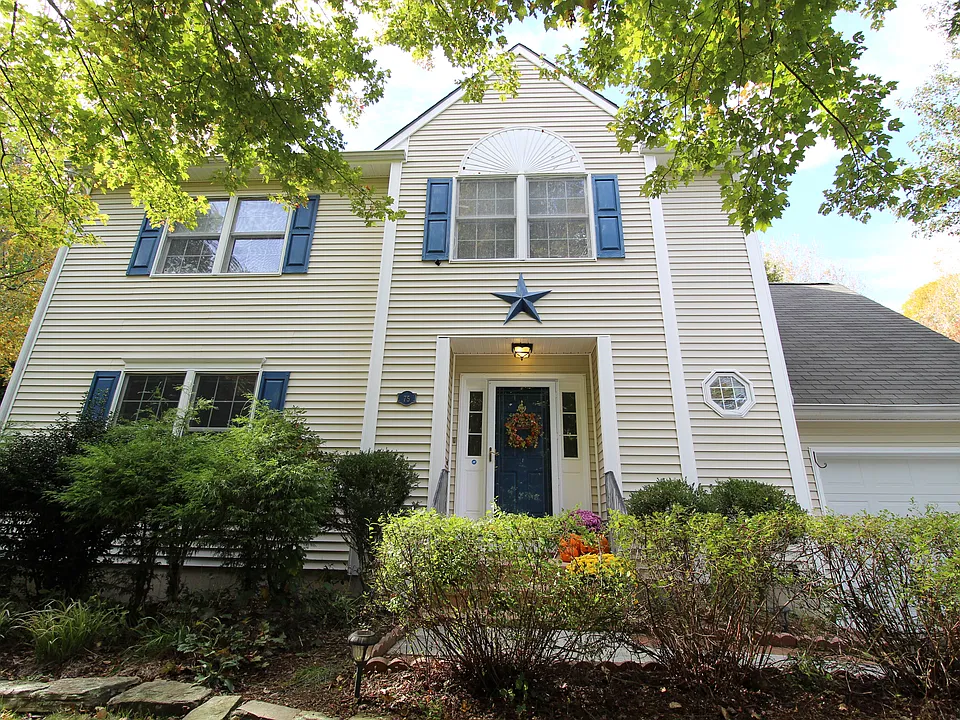 75 Heather Glen Ln