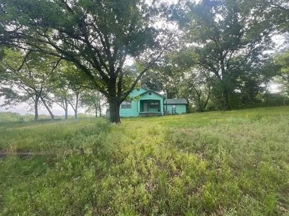 401 Willow St, Ector, TX 75439