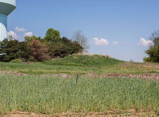 1063 2nd Ave NE, Waverly, IA 50677