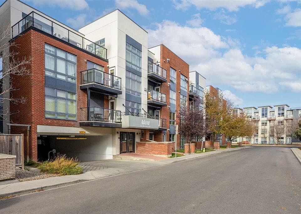 1st image of 725 E 4th St NE #309