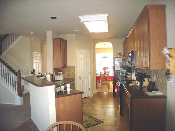 Spacious upgraded Kitchen!